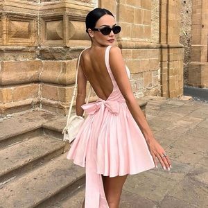 Houseofcb Florianne Bow back dress size small in pink